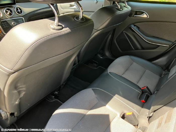Mercedes-Benz GLA 200 STYLE 2015/2016